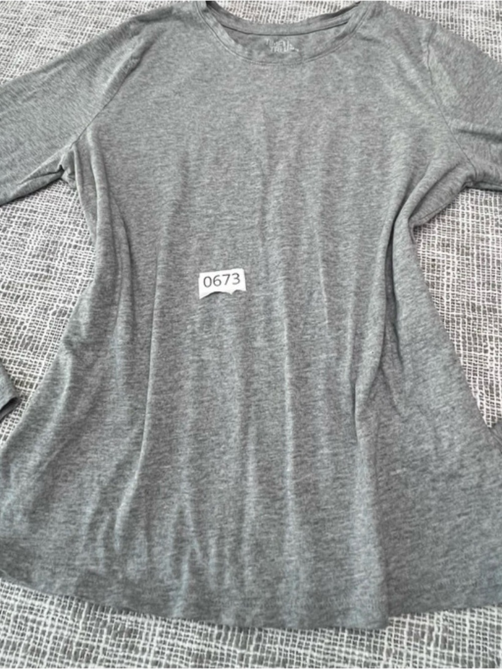 Time and Tru Heather Gray Long Sleeve Crewneck Top